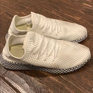 Adidas original deerupt sneakers in white/black